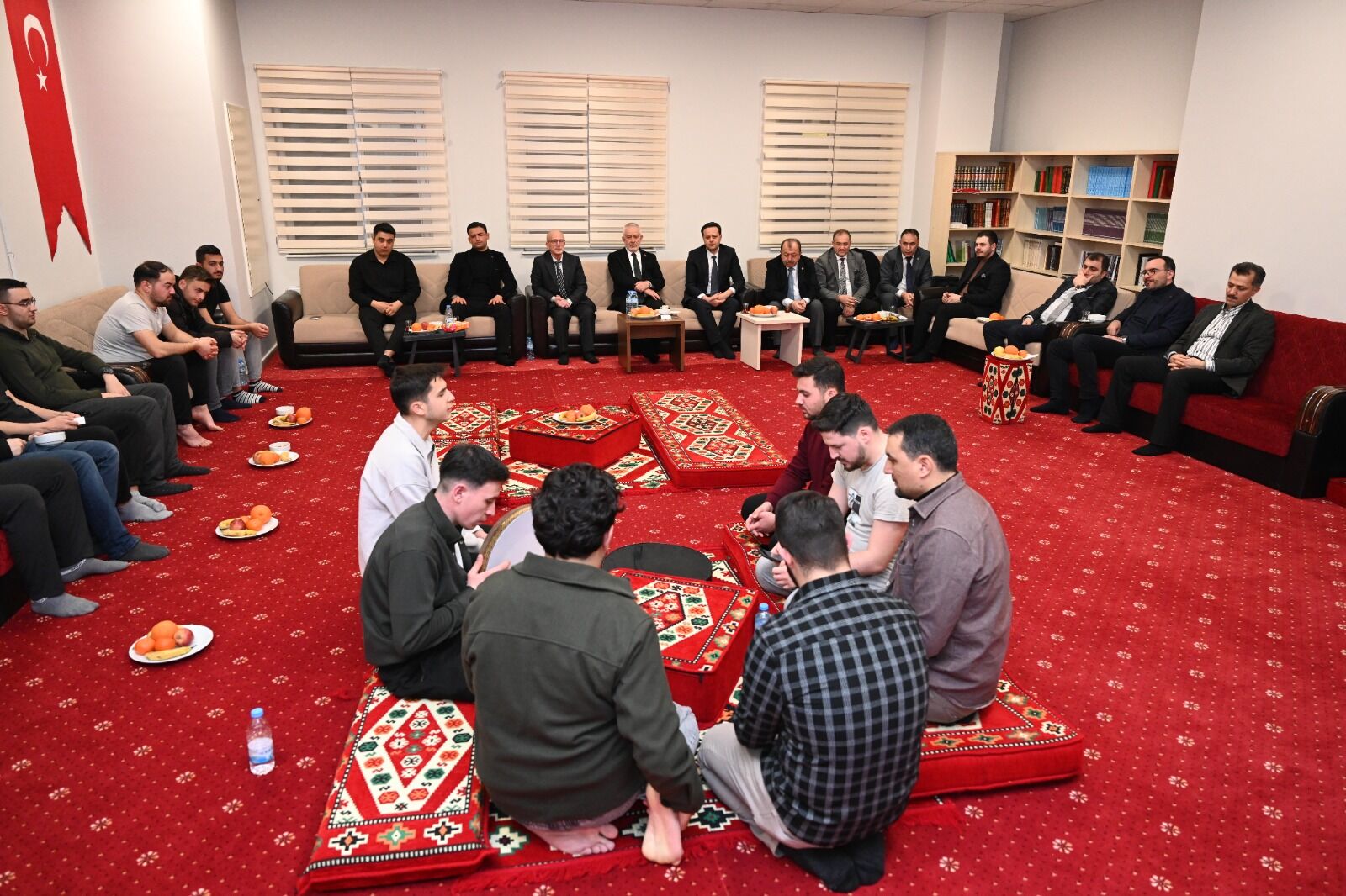 Başkan Başdeğirmen, Kyk Erkek Yurdu’nda Öğrencilerle Iftar Sofrasında Buluştu (9)