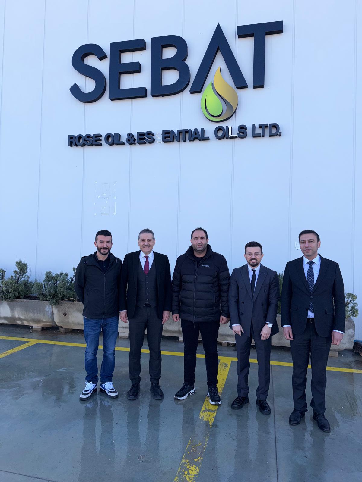 Cumhurbaşkanliği Heyeti̇ Sebat Gül Yaği Fabri̇kasi’nda (1)-1