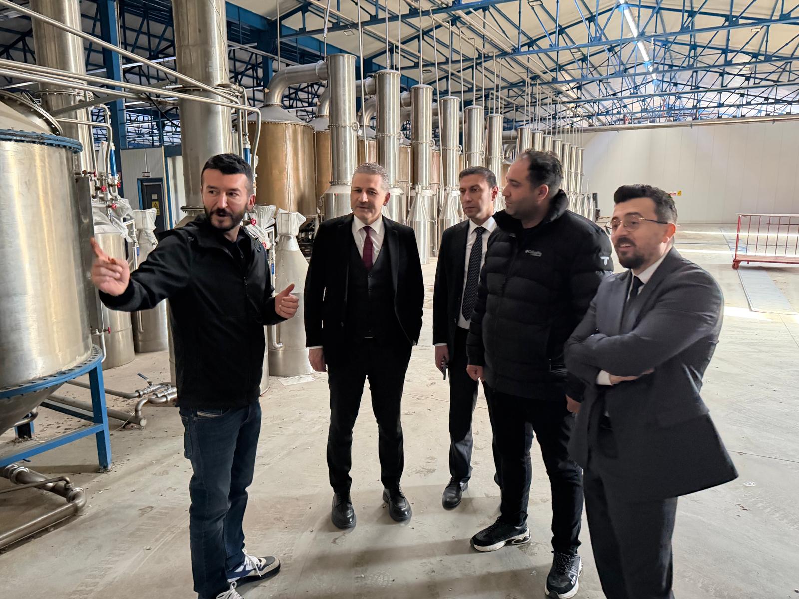 Cumhurbaşkanliği Heyeti̇ Sebat Gül Yaği Fabri̇kasi’nda (1)