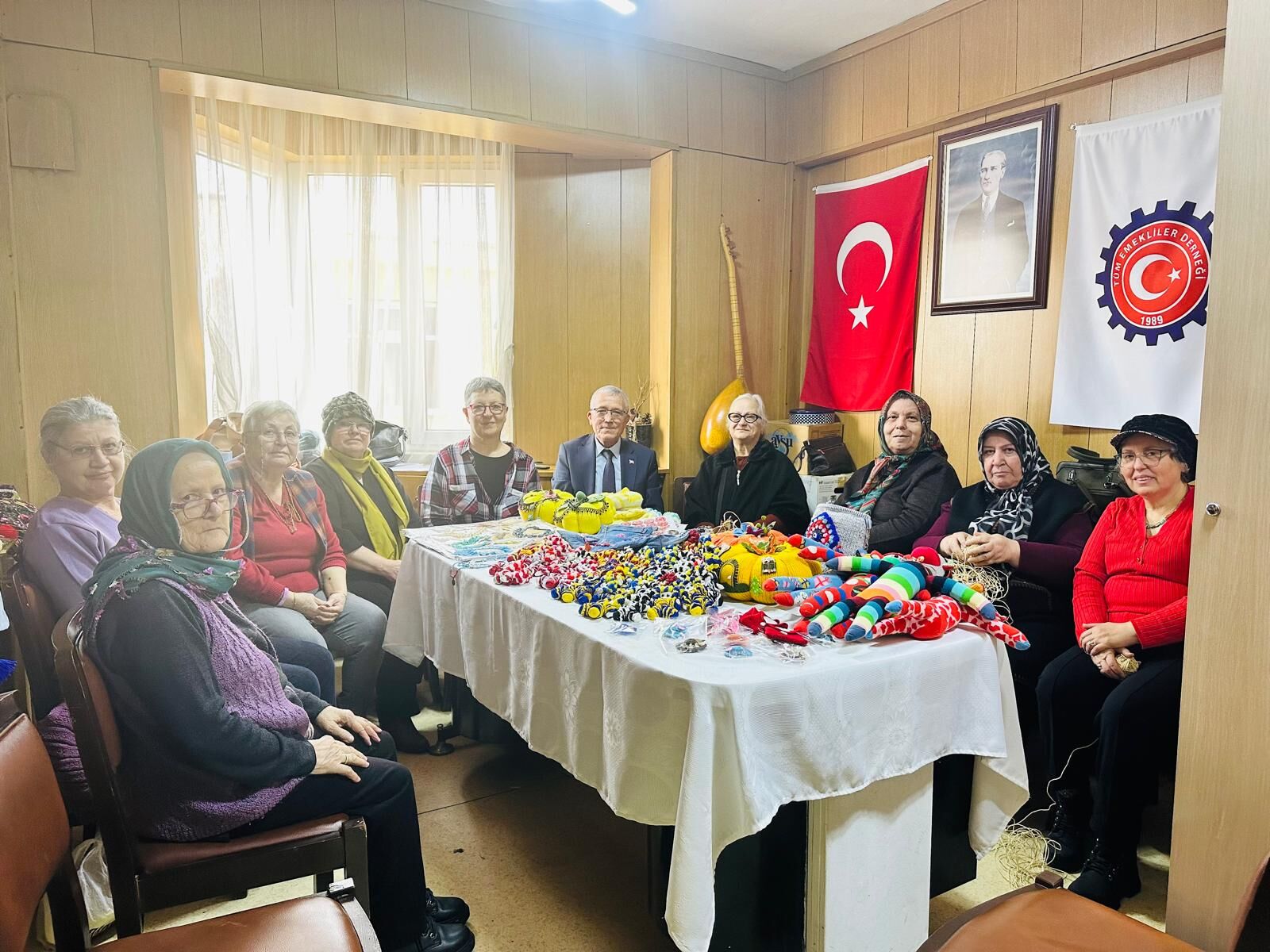 Emekli̇ler Hem Üreti̇yor Hem Sosyal Hayata Katki Sağliyor (9)