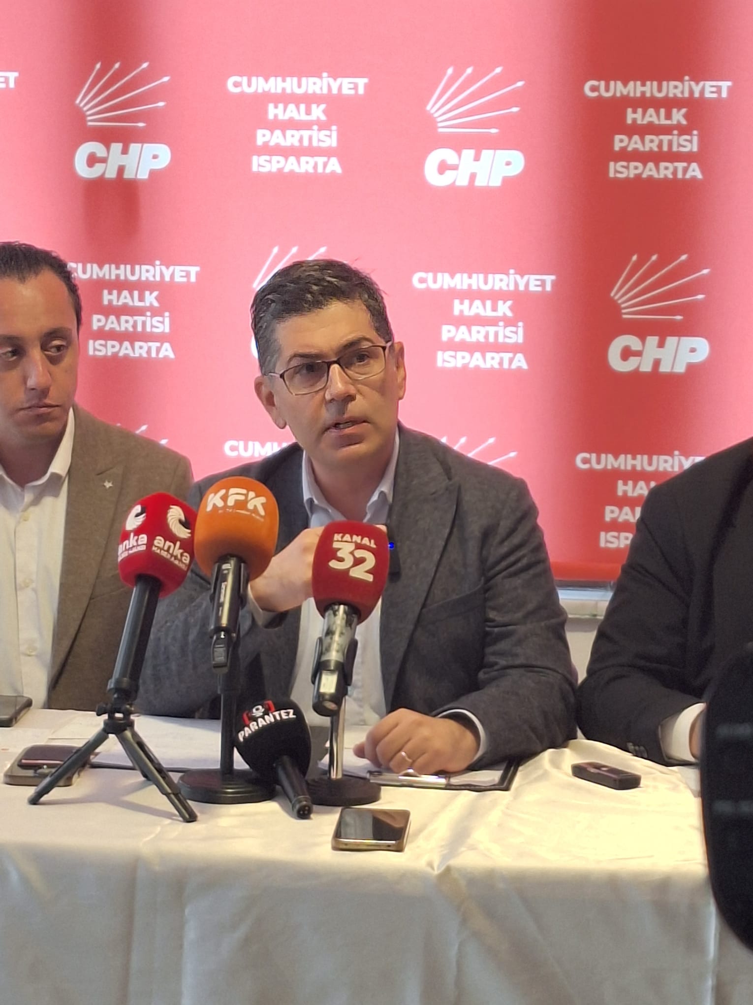 Kervan Ters Dönünce Uyuz Eşek Başa Geçermi̇ş (1)