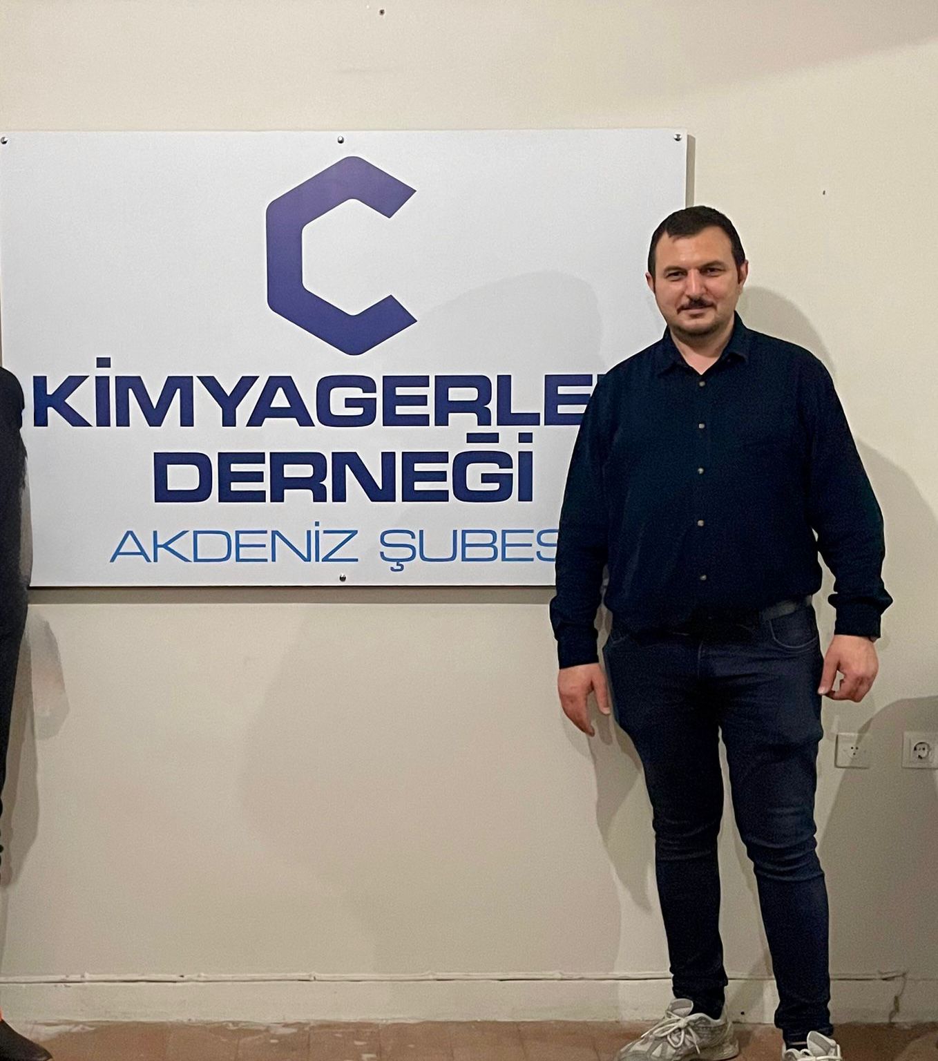 Mesleği̇mi̇zi̇n Sorunlarini Ve Çözümleri̇ni̇ Bi̇li̇yoruz (2)