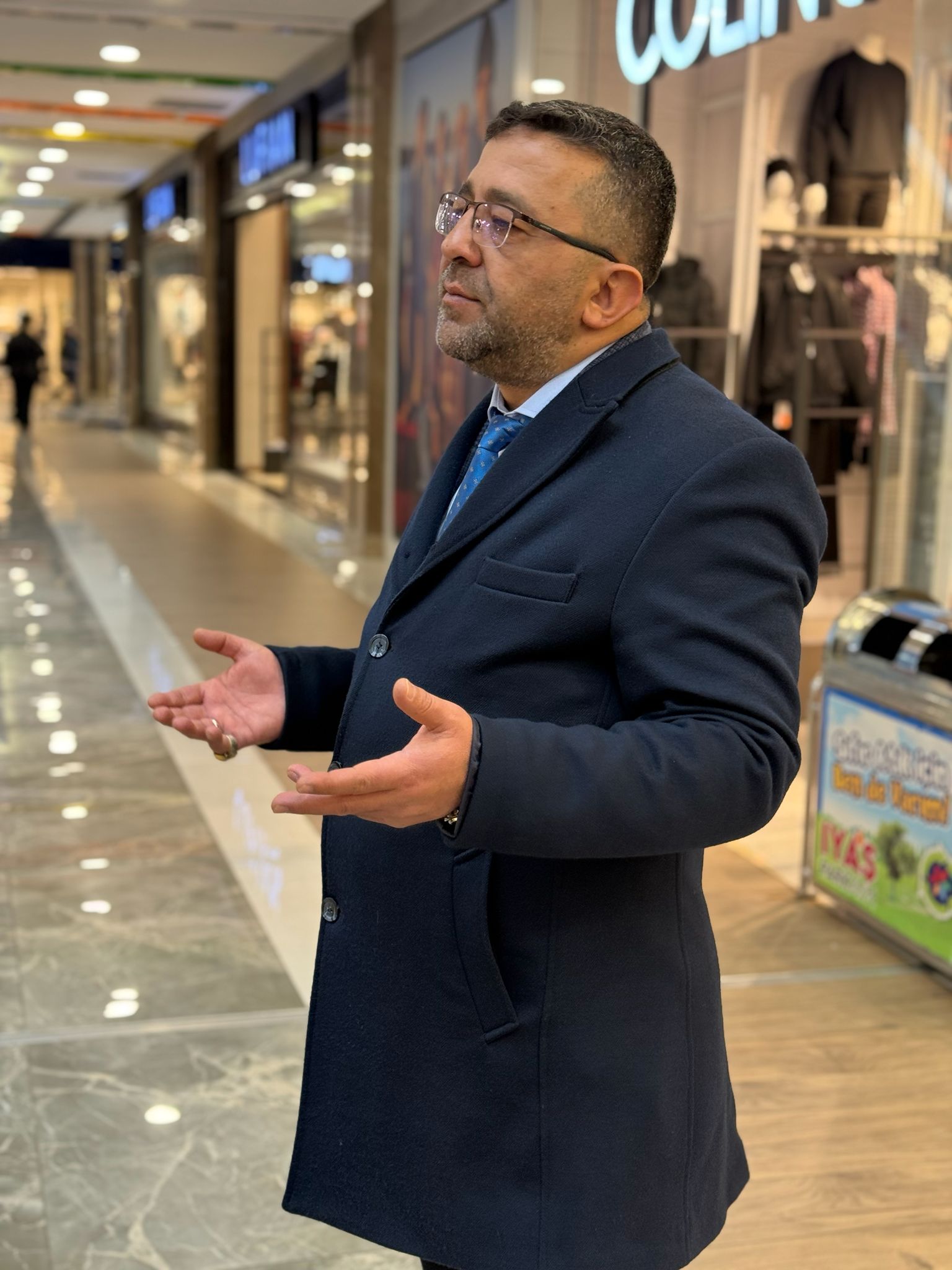 Özgür Tunçbilek, Yaşam Merkezi Esnafını (1)