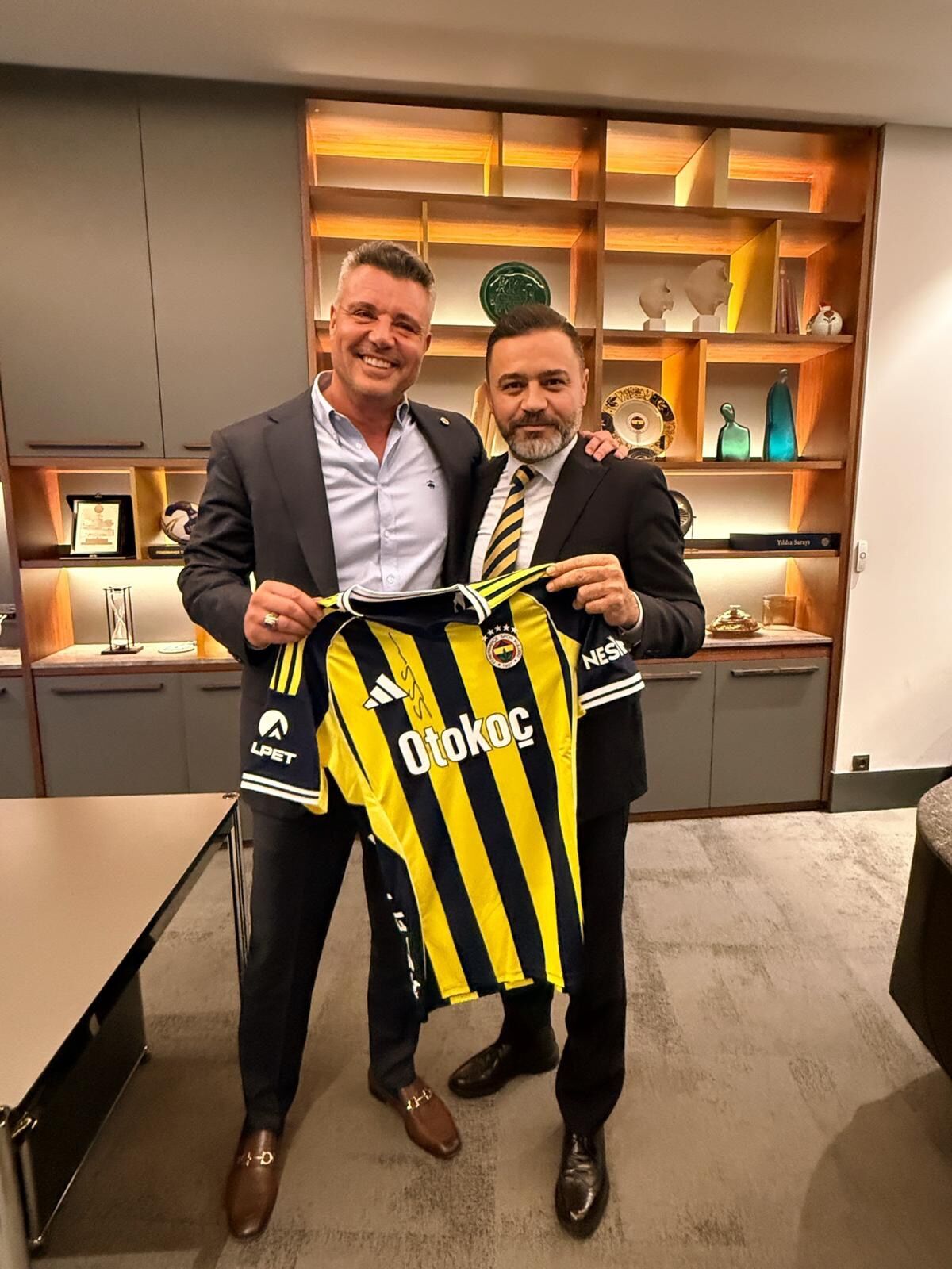 641846142 18595364455016308 7779569788079940821 N