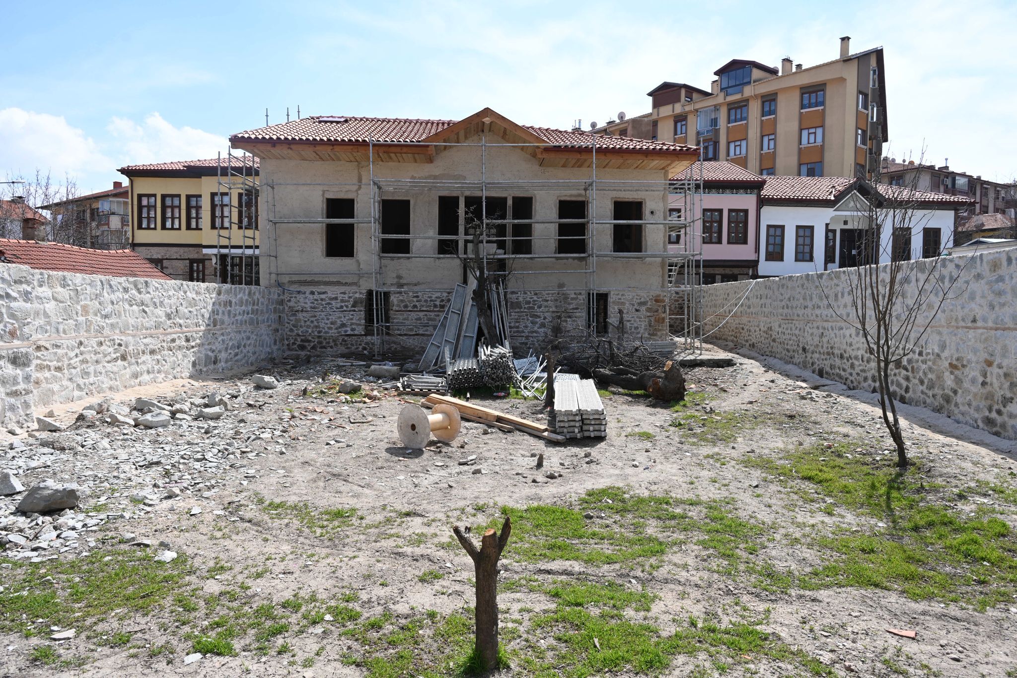 Damgacı Sokak’ta “Beyaz Ev” Projesi Yükseliyor (2)