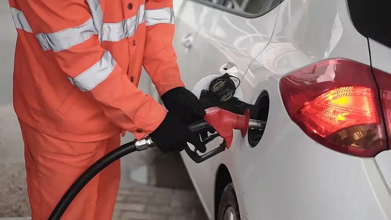 Isparta’da akaryakıt istasyonları dolmuştu, beklenen zam iptal oldu!