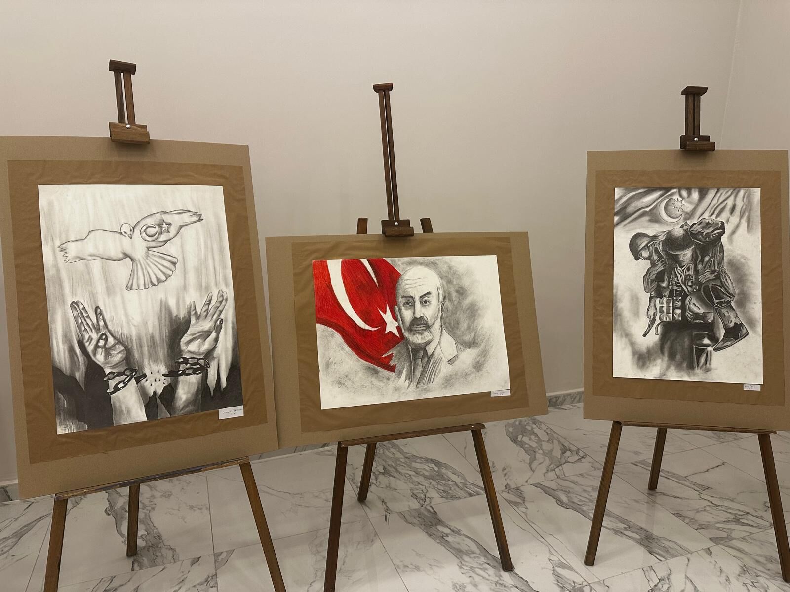 Lise Öğrencilerinden 12 Mart Temalı Resim Sergisi (7)