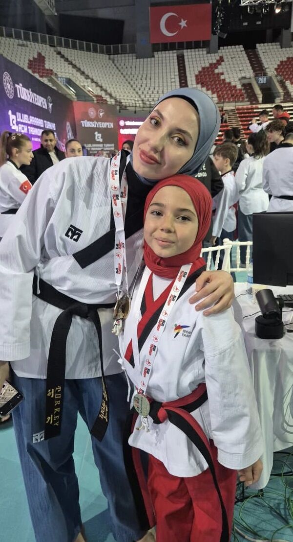 Nazike Nur Yazıcı Ve Kübra Dağlı’nın İzinde (2)