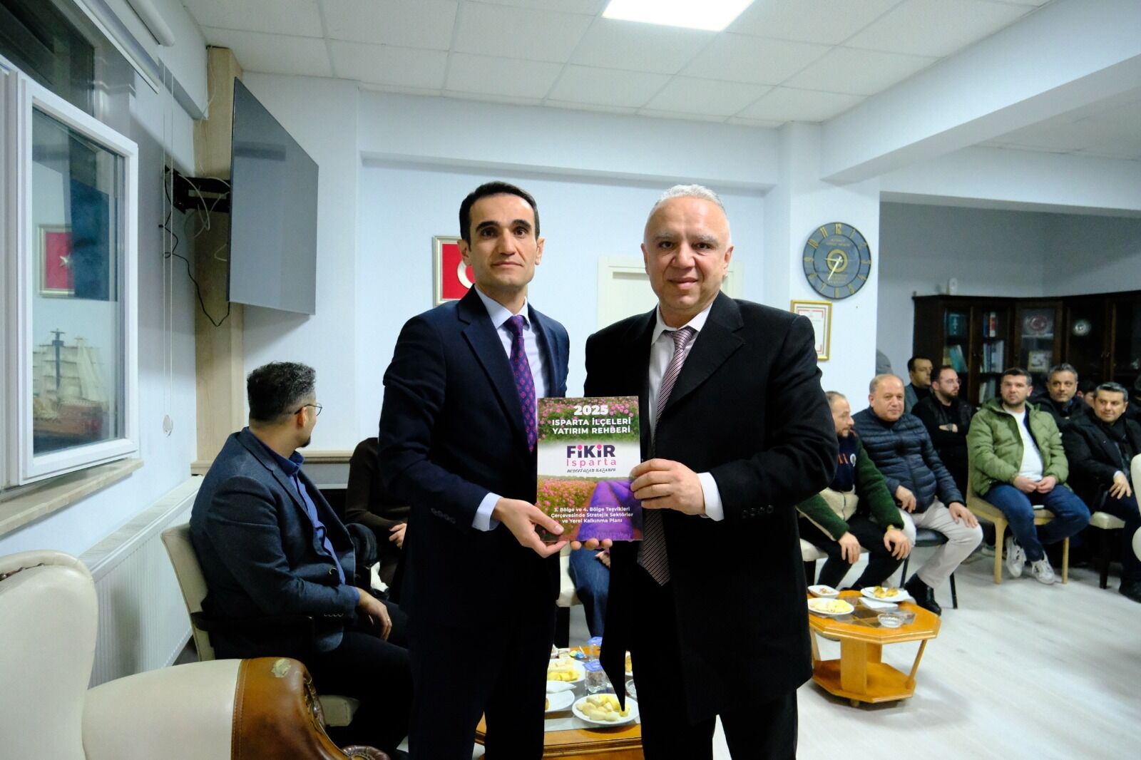 Uluborlulu İş İnsanlari Ramazan Sofrasinda Bi̇r Araya Geldi̇ (3)