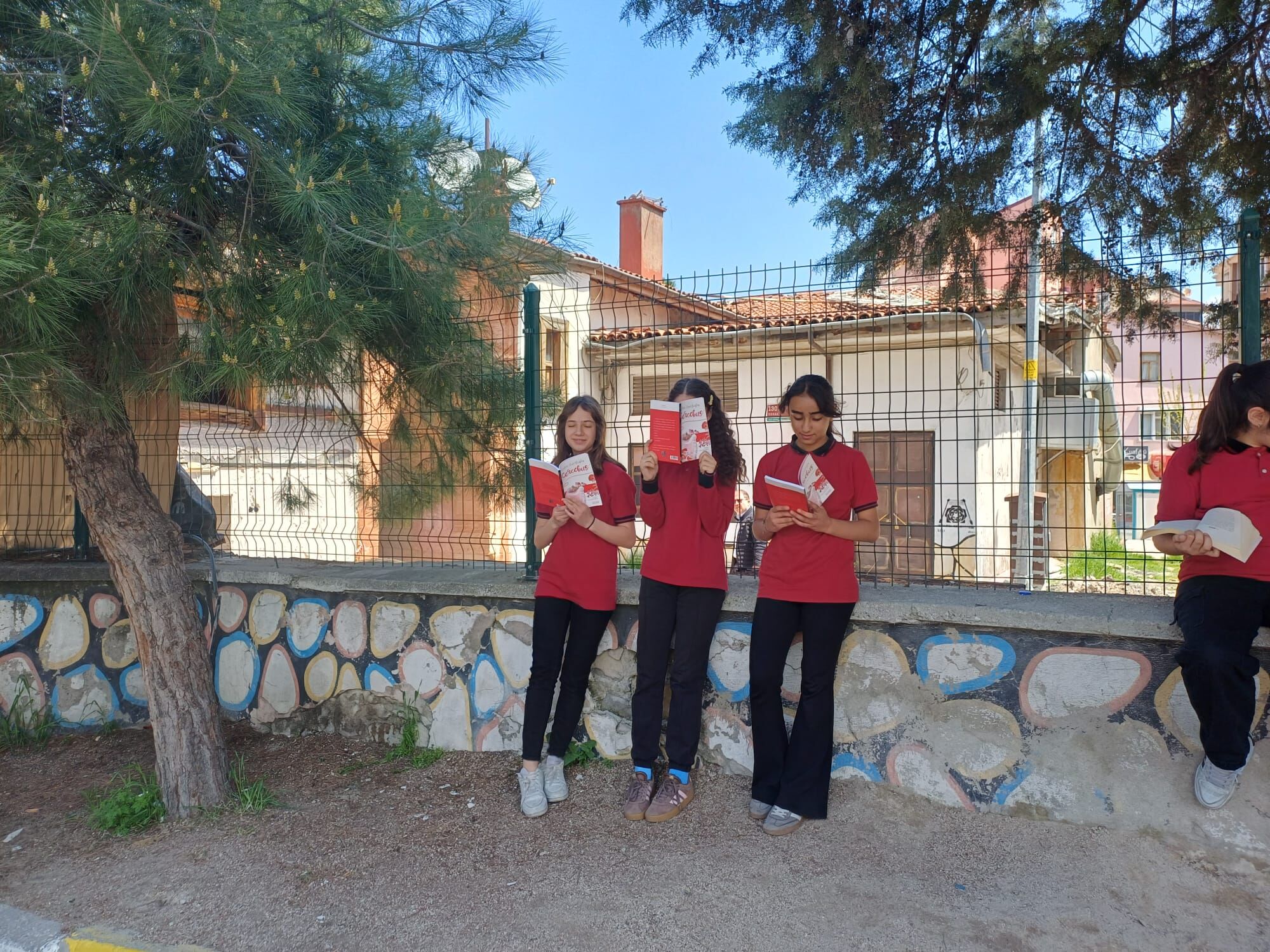 Cumhuri̇yet Ortaokulu’nda Dünya Ki̇tap Günü Coşkusu (1)