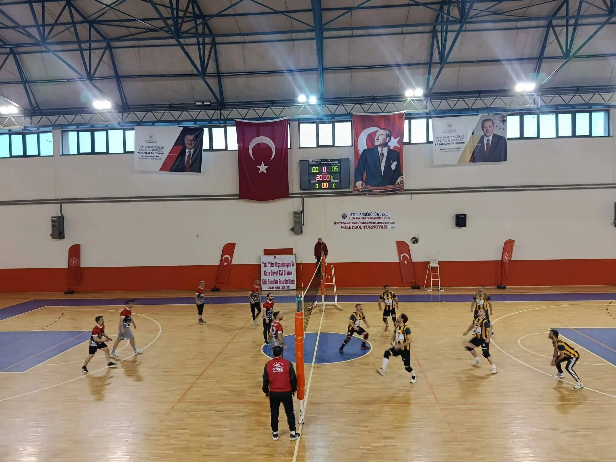 Şehidimizin Anısına, Voleybol Turnuvası Düzenlendi (1)