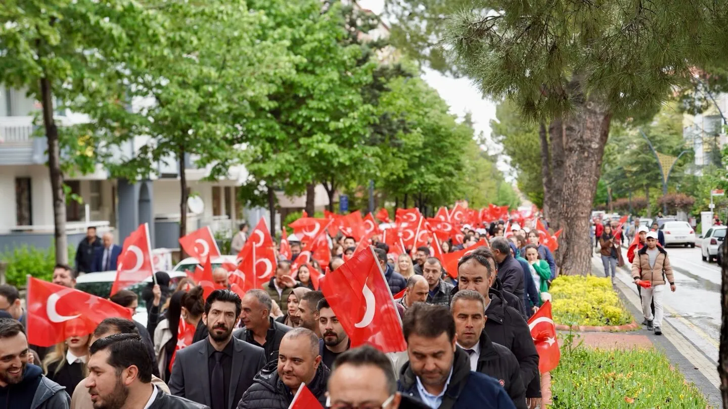 Gençlik Haftası Coşkusu Yürüyüşle Başladı (3)