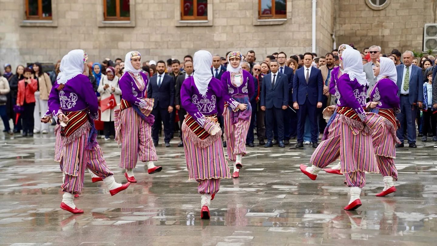 Gençlik Haftası Coşkusu Yürüyüşle Başladı (4)