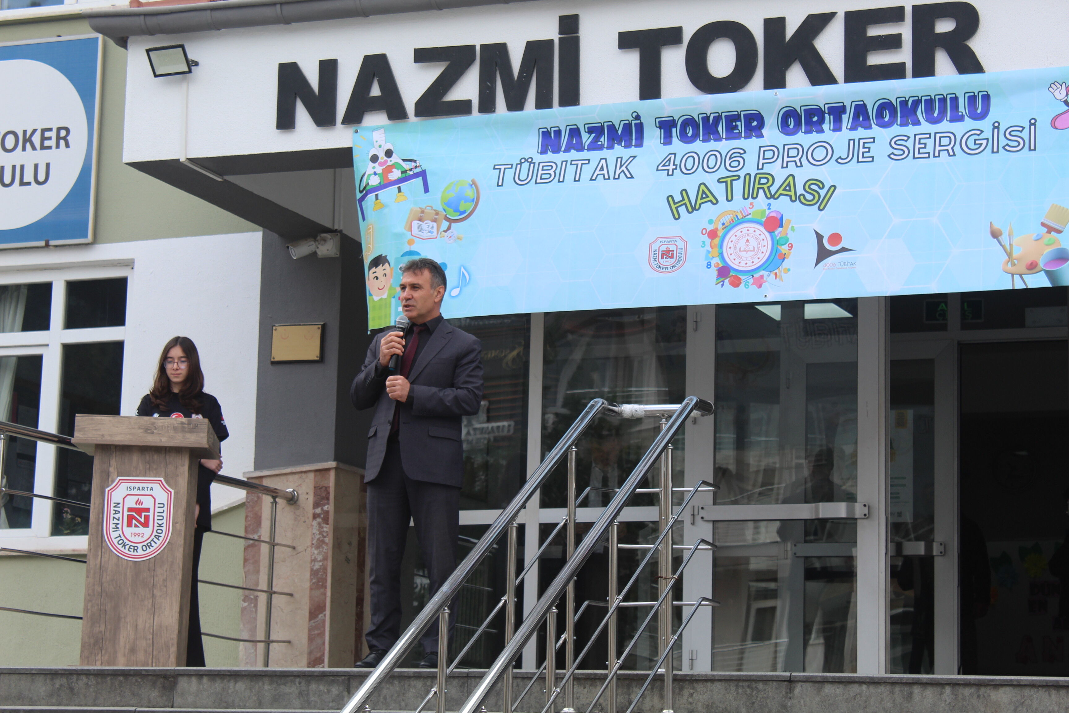Nazmi̇ Toker Ortaokulunda Tübi̇tak 4006 Bi̇li̇m Fuari Düzenlendi̇ (5)
