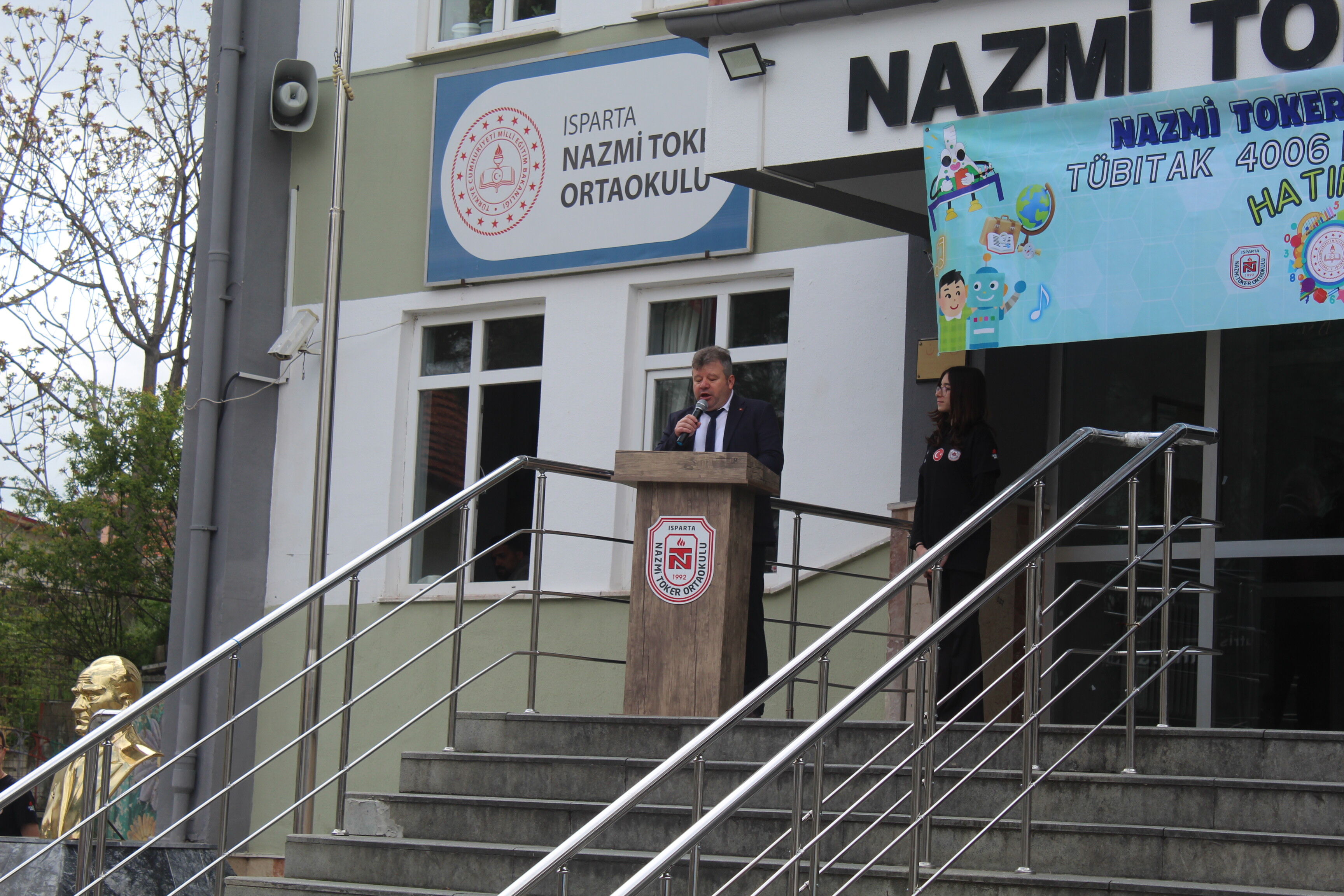 Nazmi̇ Toker Ortaokulunda Tübi̇tak 4006 Bi̇li̇m Fuari Düzenlendi̇ (6)
