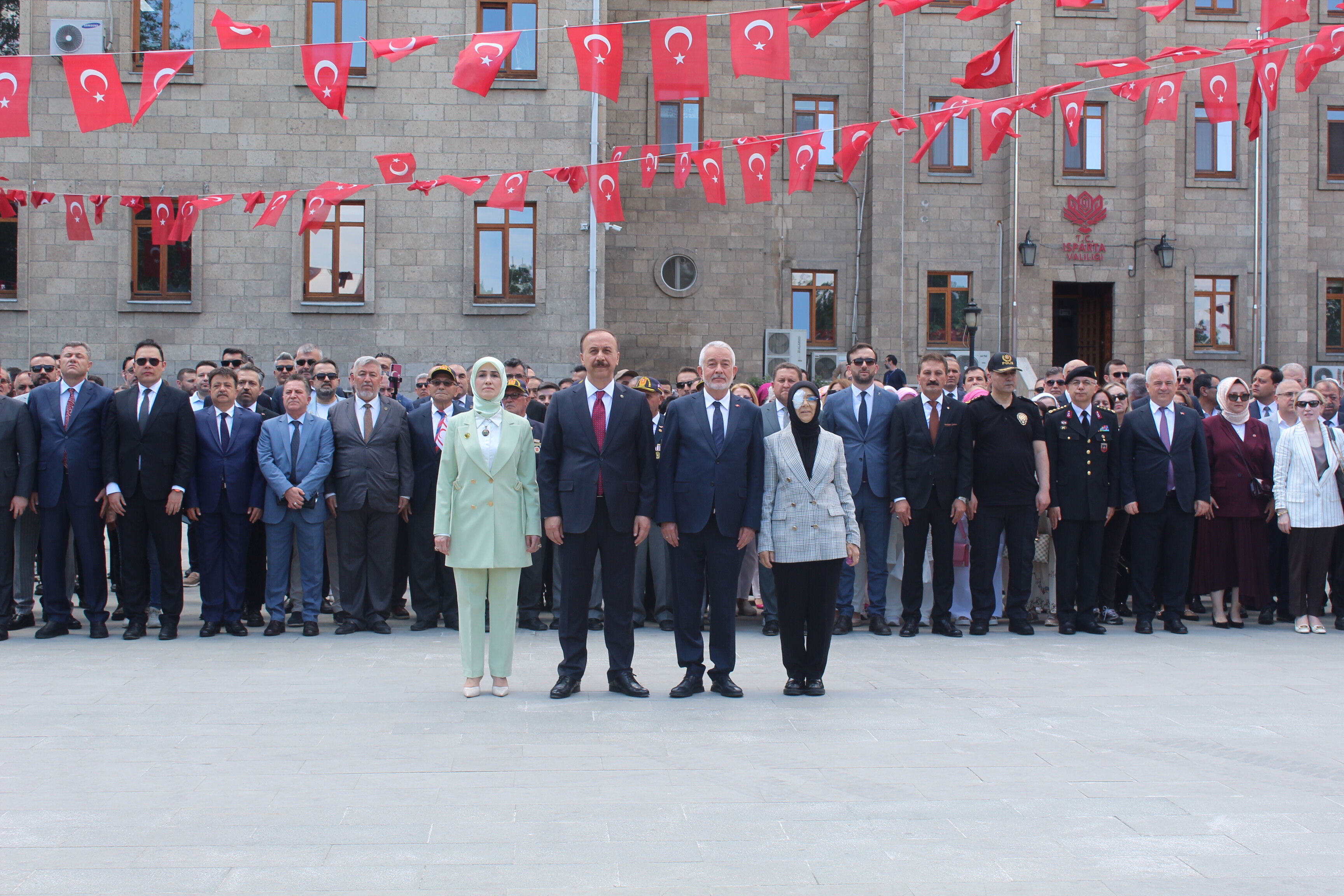 Gül Festi̇vali̇ Çelenk Sunma Töreni̇yle Başladi (6)