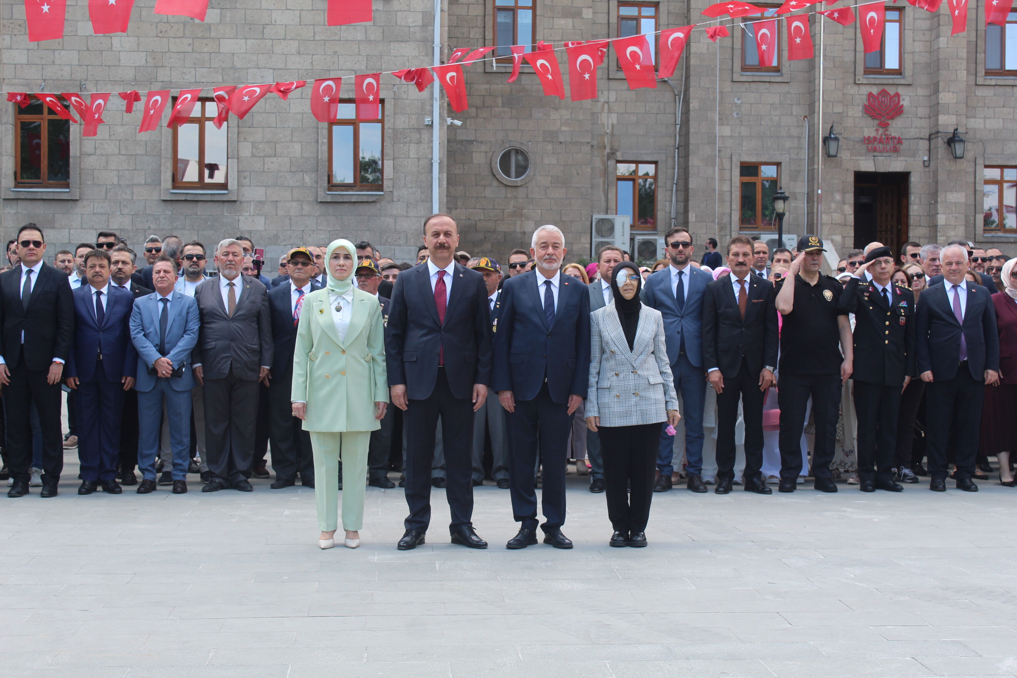 Gül Festi̇vali̇ Çelenk Sunma Töreni̇yle Başladi (7)