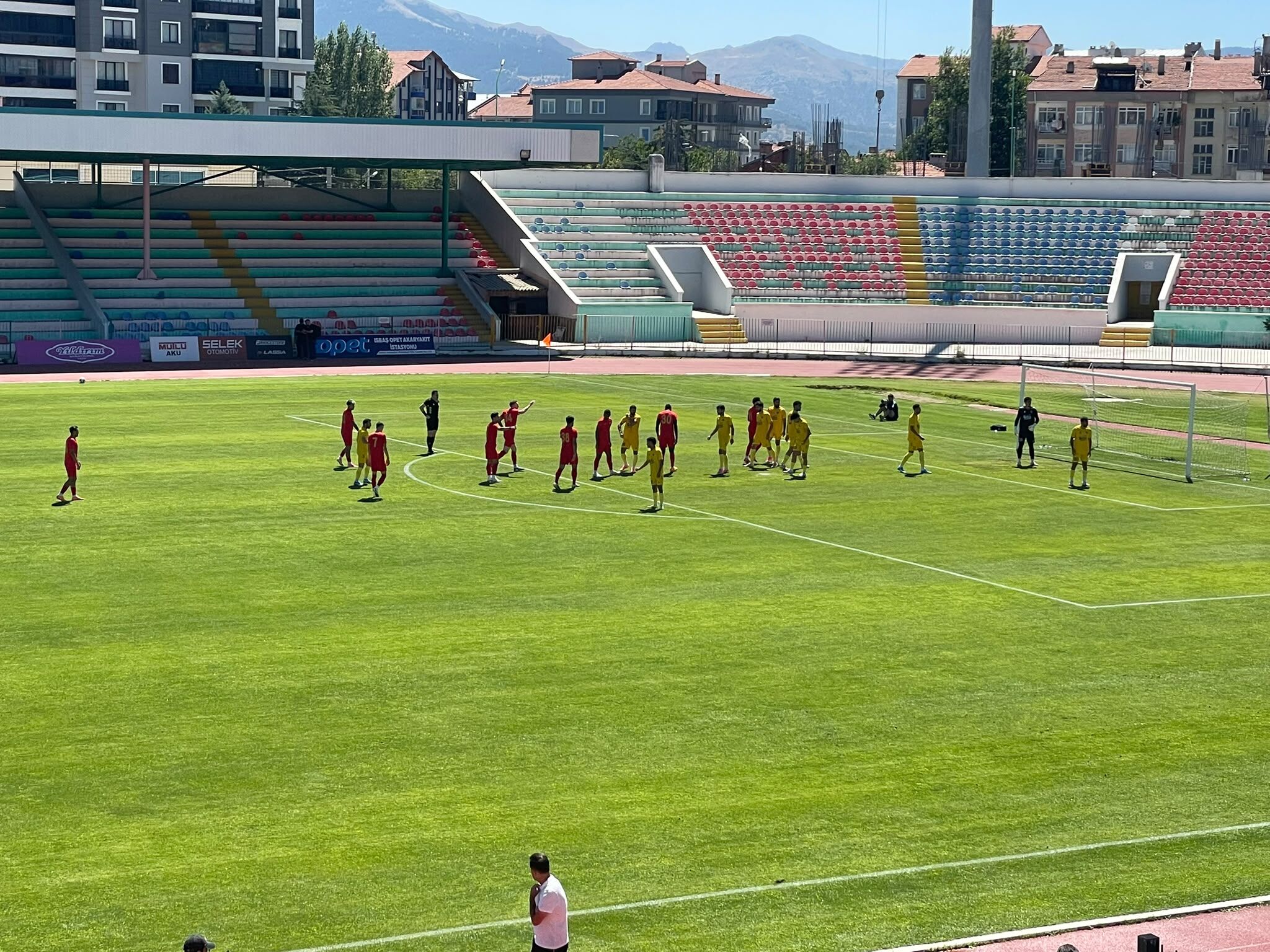 Süper Lig Ekibi Amedspor, Isparta'da Maç Yaptı (2)