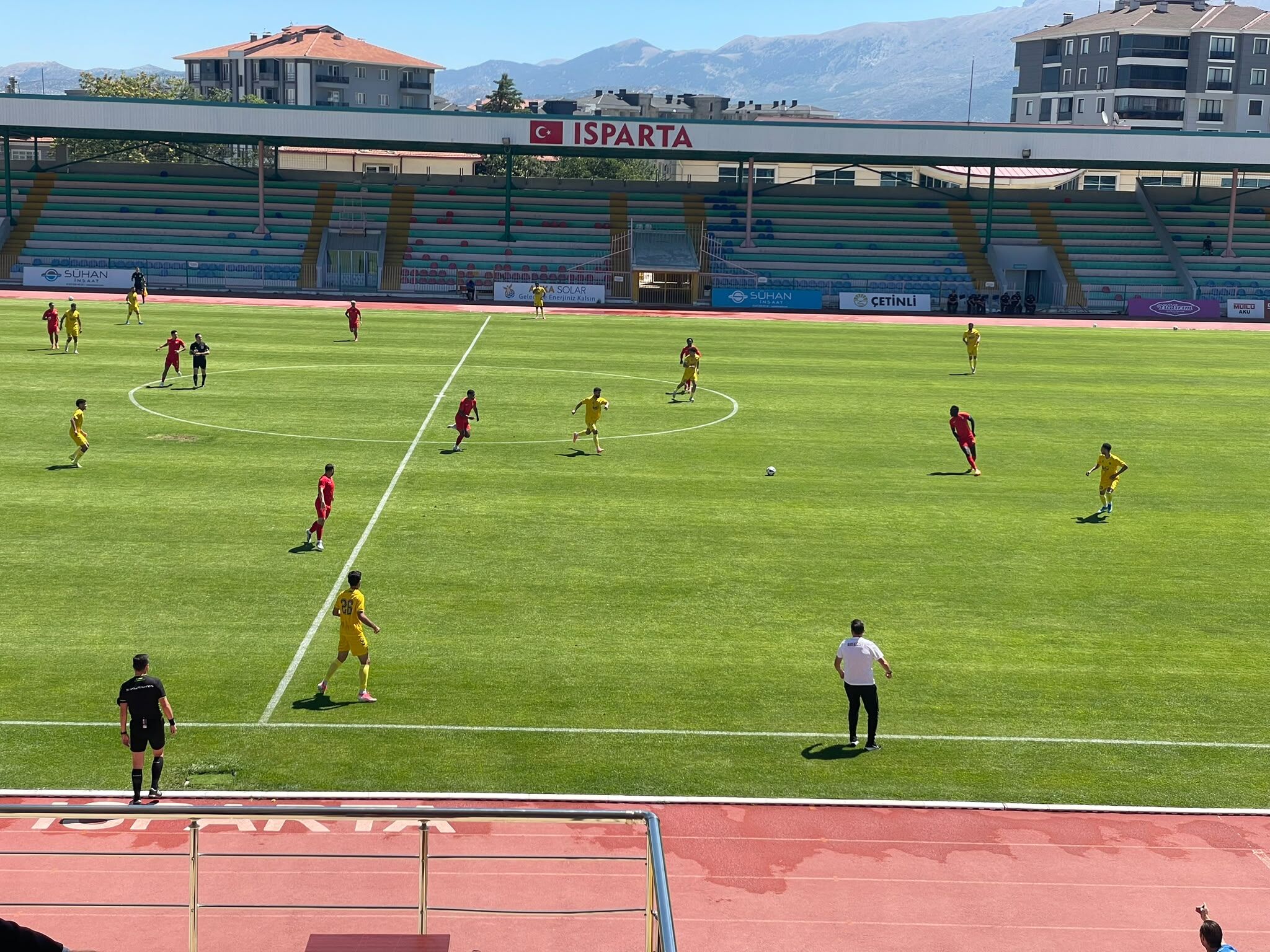 Süper Lig Ekibi Amedspor, Isparta'da Maç Yaptı (4)