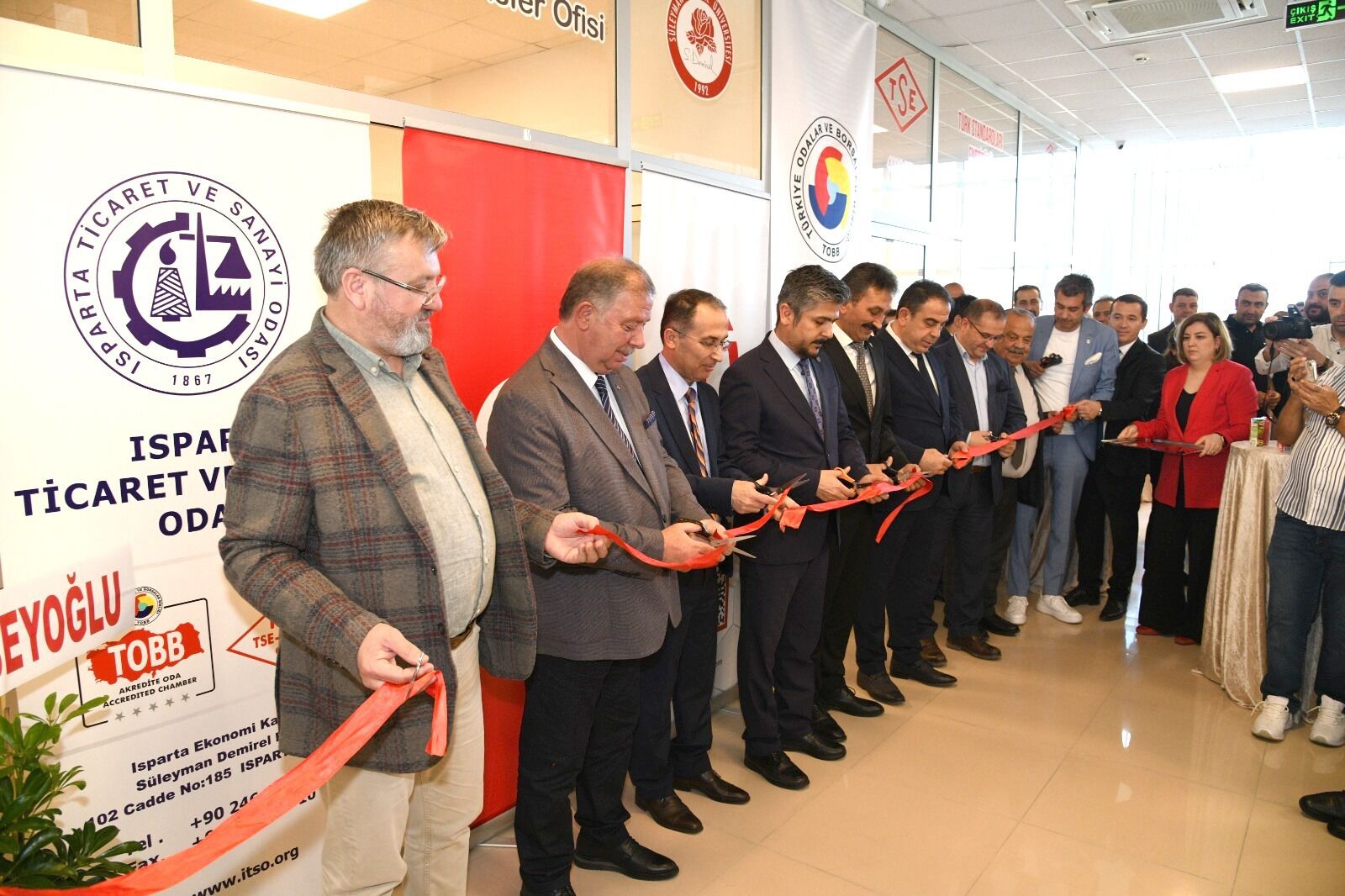 Çeli̇k Dört Yilda Evrak Deği̇l, Eser Üretti̇k (1)-1