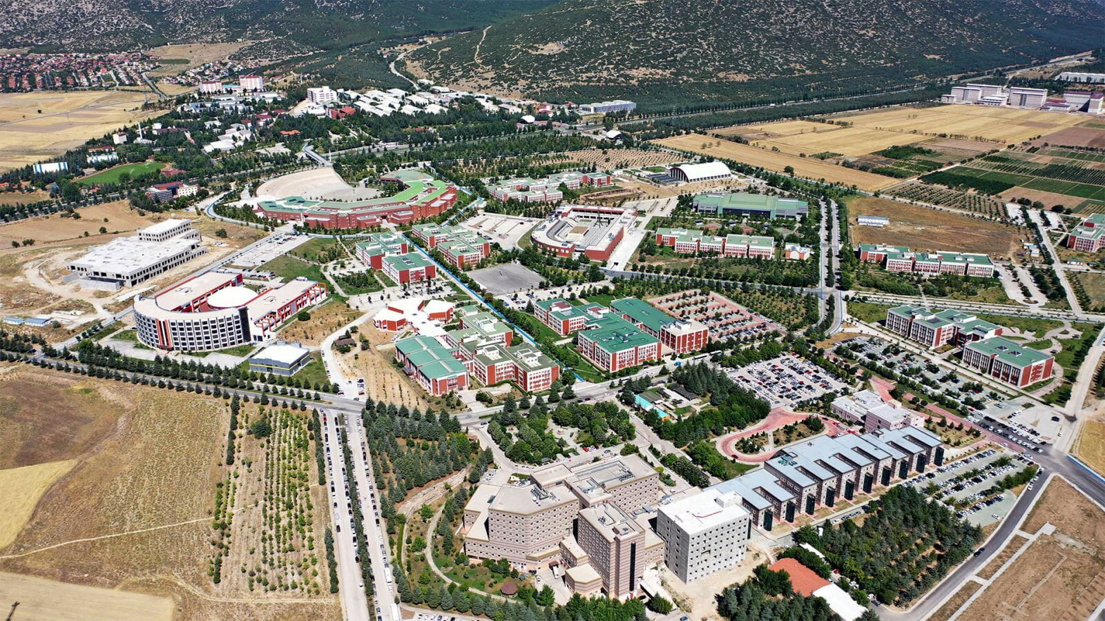 Isparta’nin Üni̇versi̇teleri̇ Terci̇h Li̇steleri̇nde Zi̇rvede (1)-1