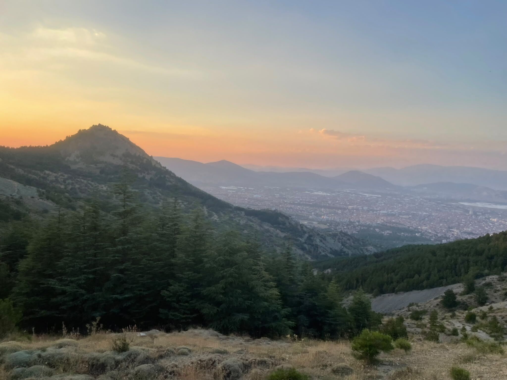 Karatepe’de Uçak Kazasının İzleri Hâlâ Duruyor (1)
