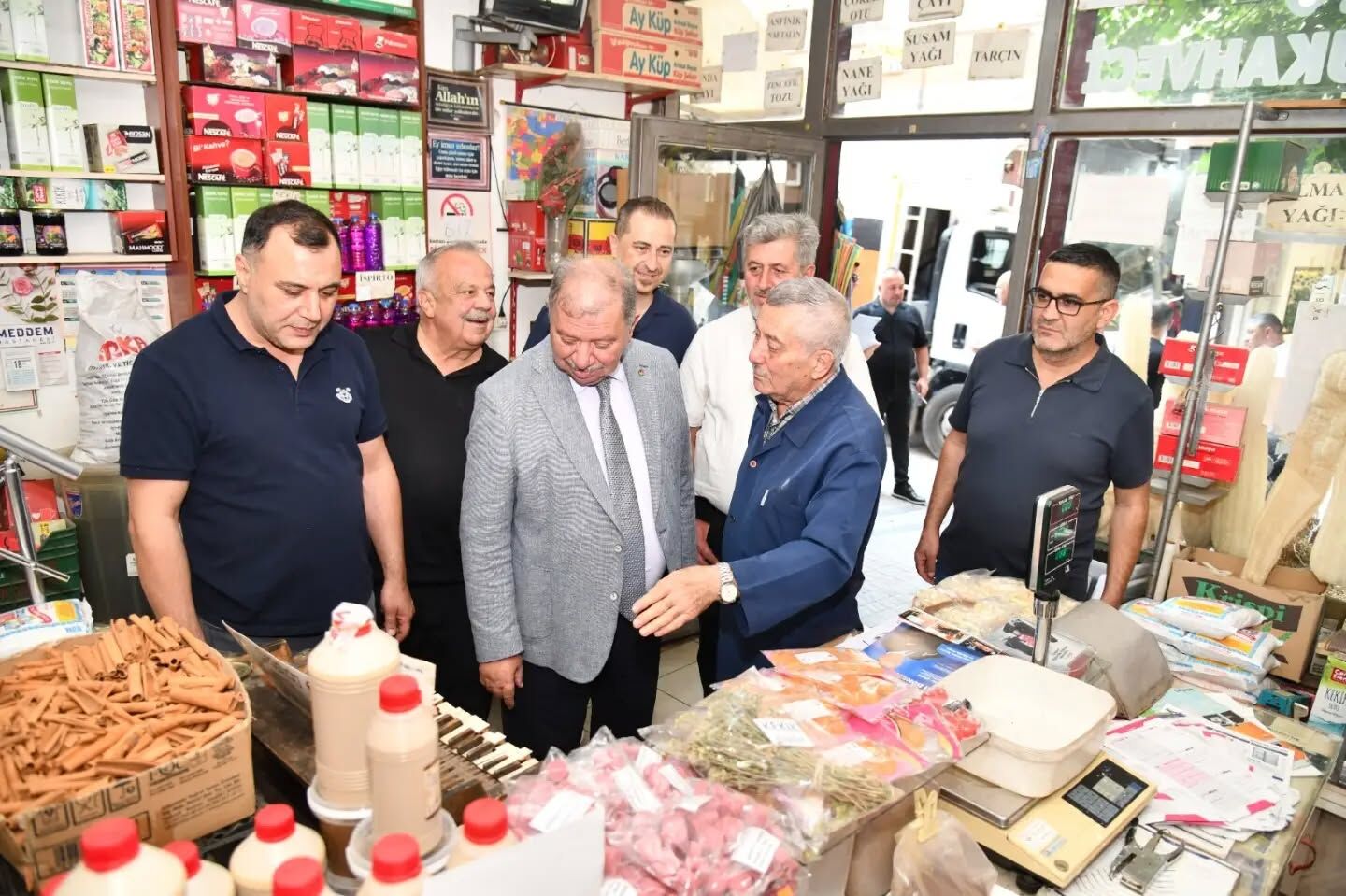 Meti̇n Çeli̇k’ten Matbaalar Caddesi̇nde Seçi̇m Zi̇yareti̇ (2)