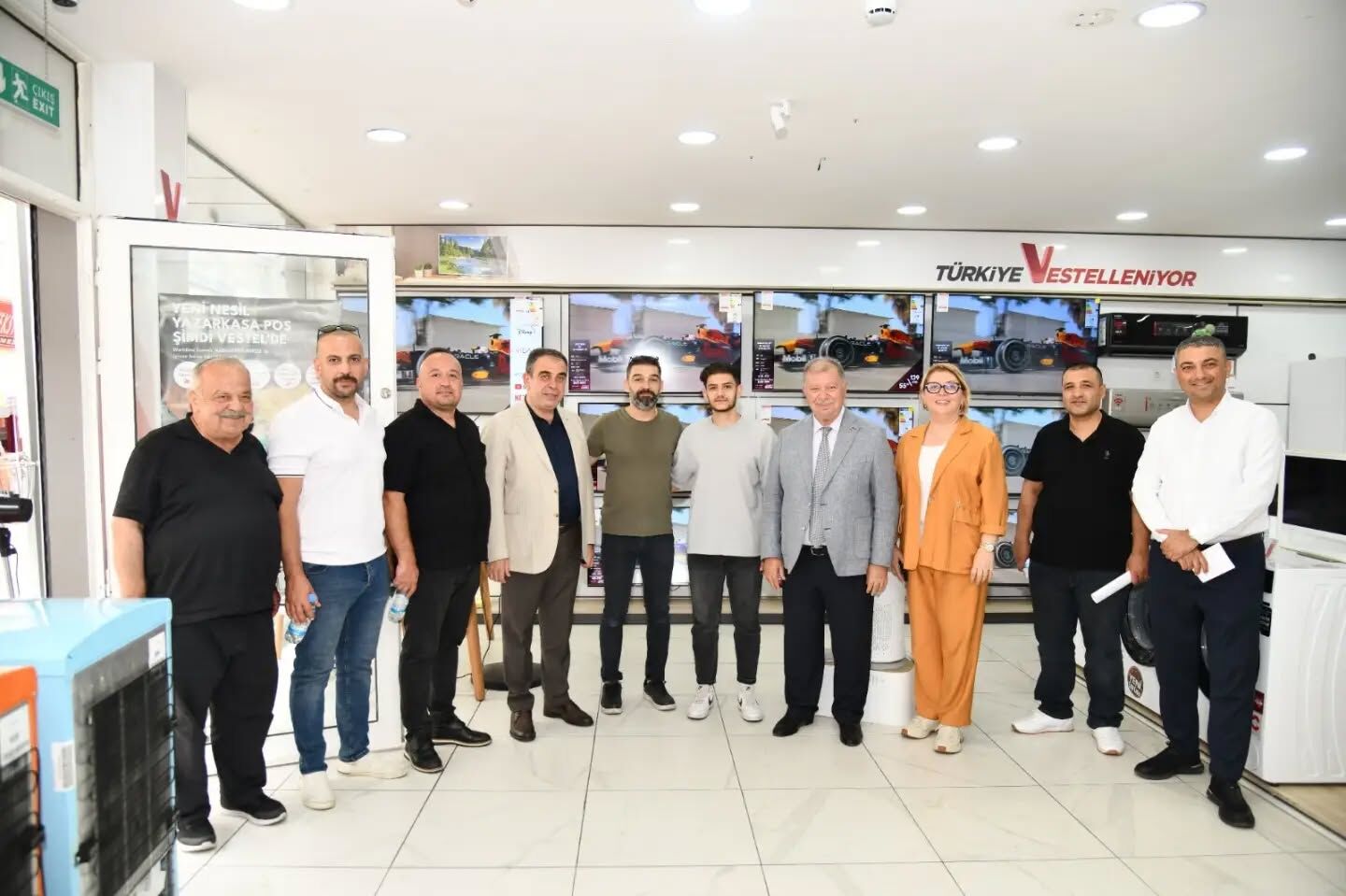 Meti̇n Çeli̇k’ten Matbaalar Caddesi̇nde Seçi̇m Zi̇yareti̇ (4)