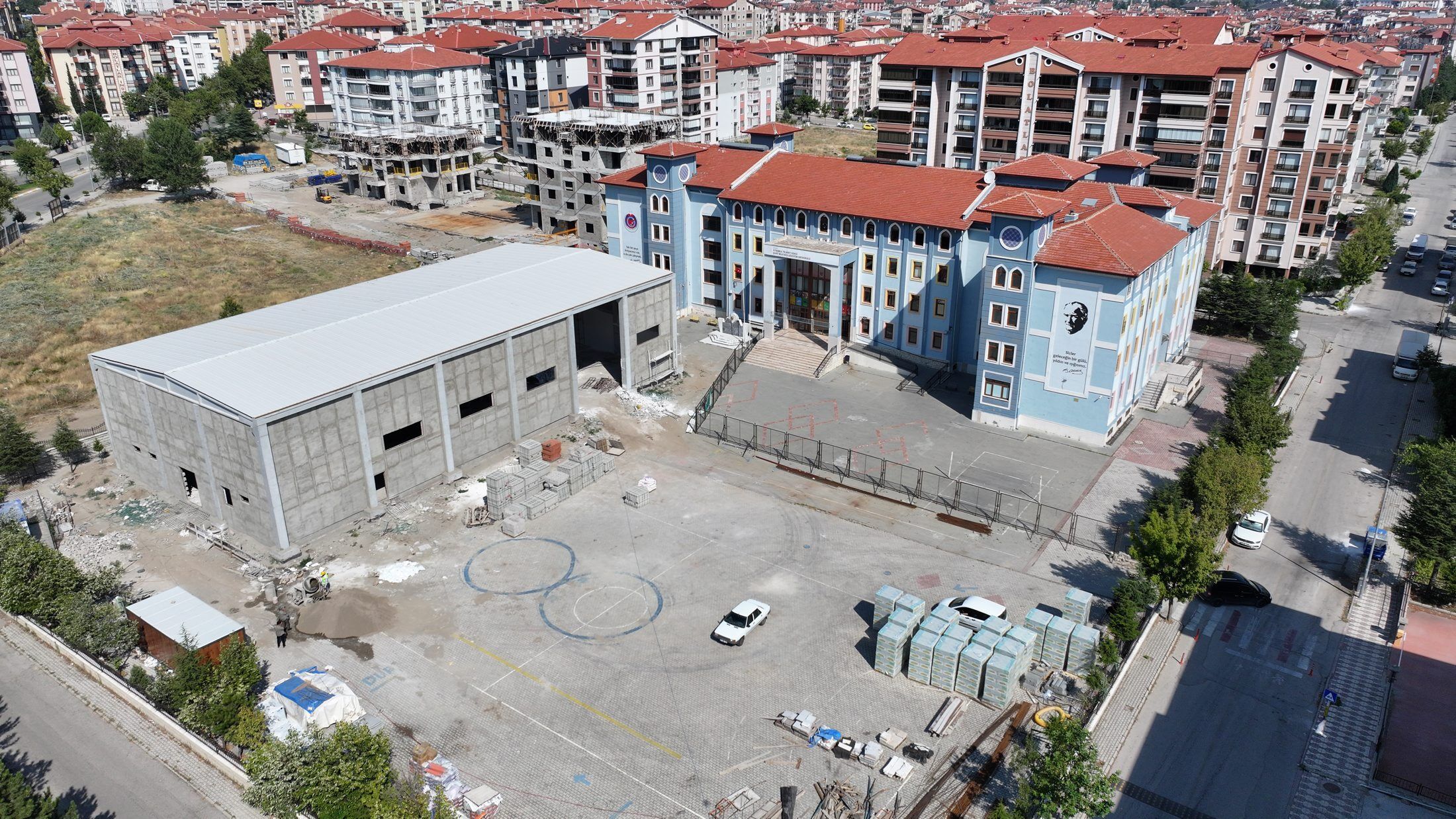 Modern Kapali Spor Salonu Kazandiriliyor (1)