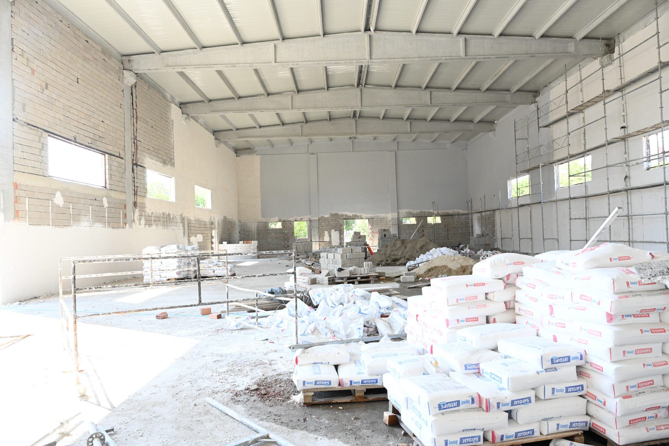 Modern Kapali Spor Salonu Kazandiriliyor (3)