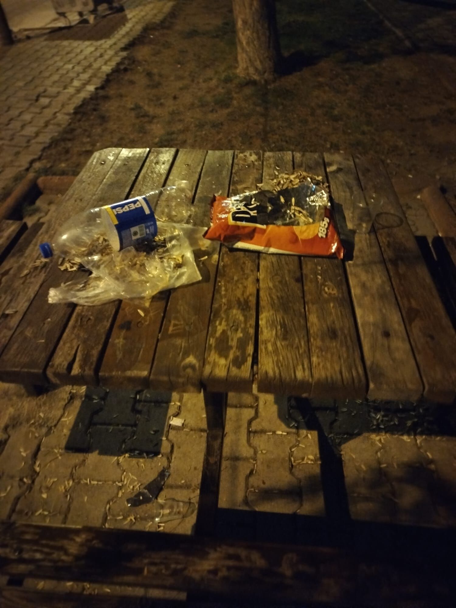 2 Ayaklı Canlılar 5 Adım Atamadı, (2)
