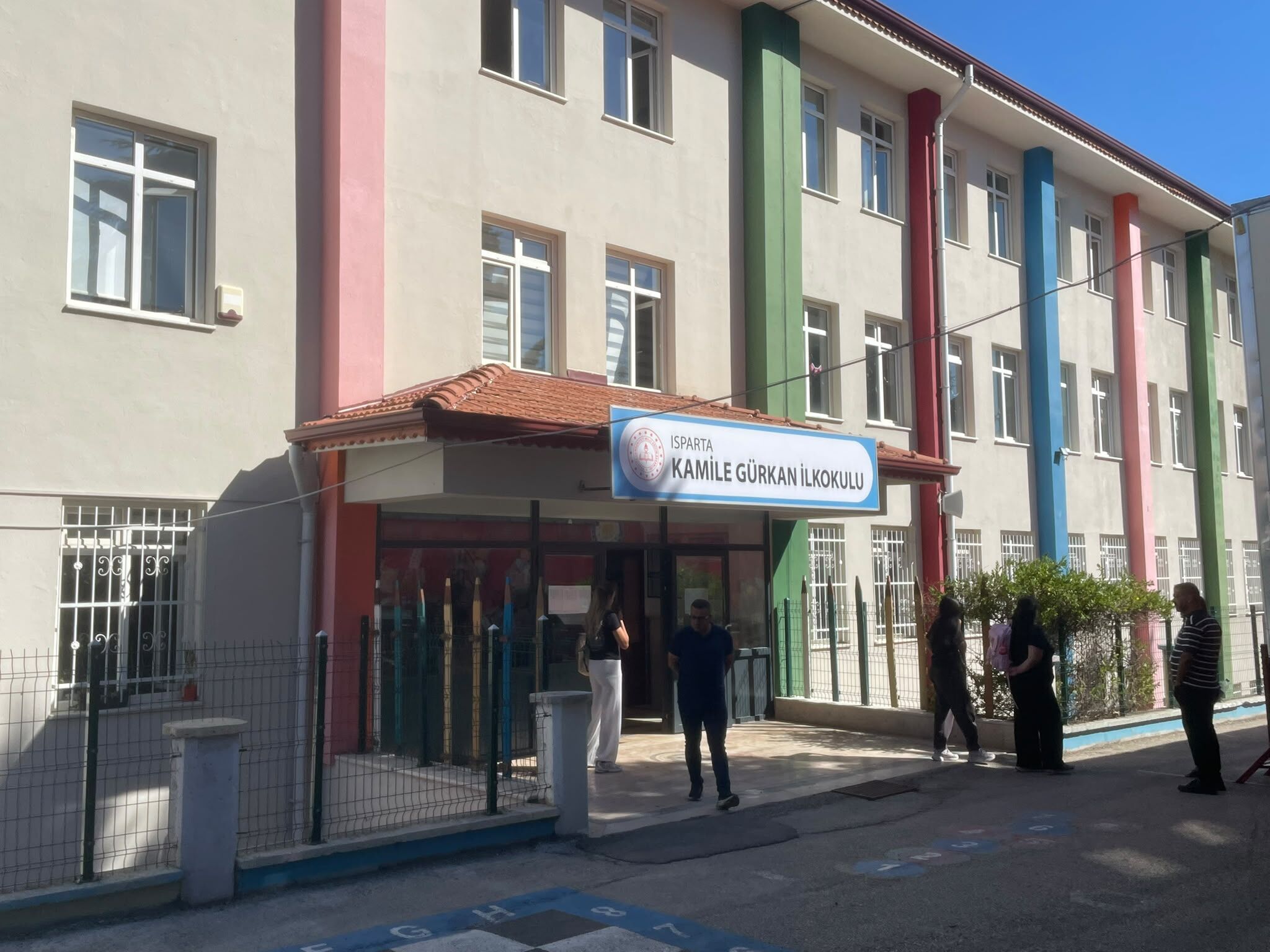 Mi̇ni̇k Öğrenci̇ler İçi̇n Okul Heyecani Başladi (2)