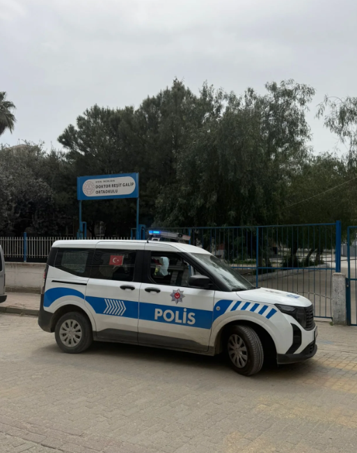 Poli̇s Eki̇pleri̇ Öğrenci̇ler İçi̇n Görev Başinda-2