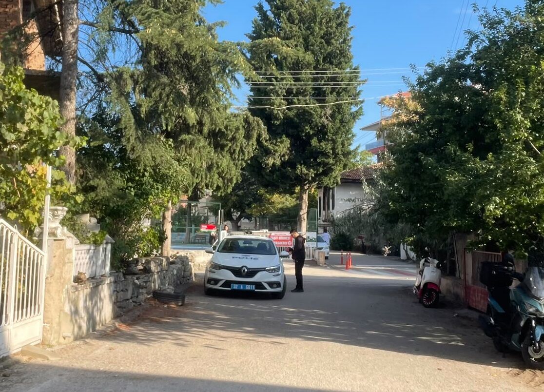 Poli̇s Eki̇pleri̇ Öğrenci̇ler İçi̇n Görev Başinda