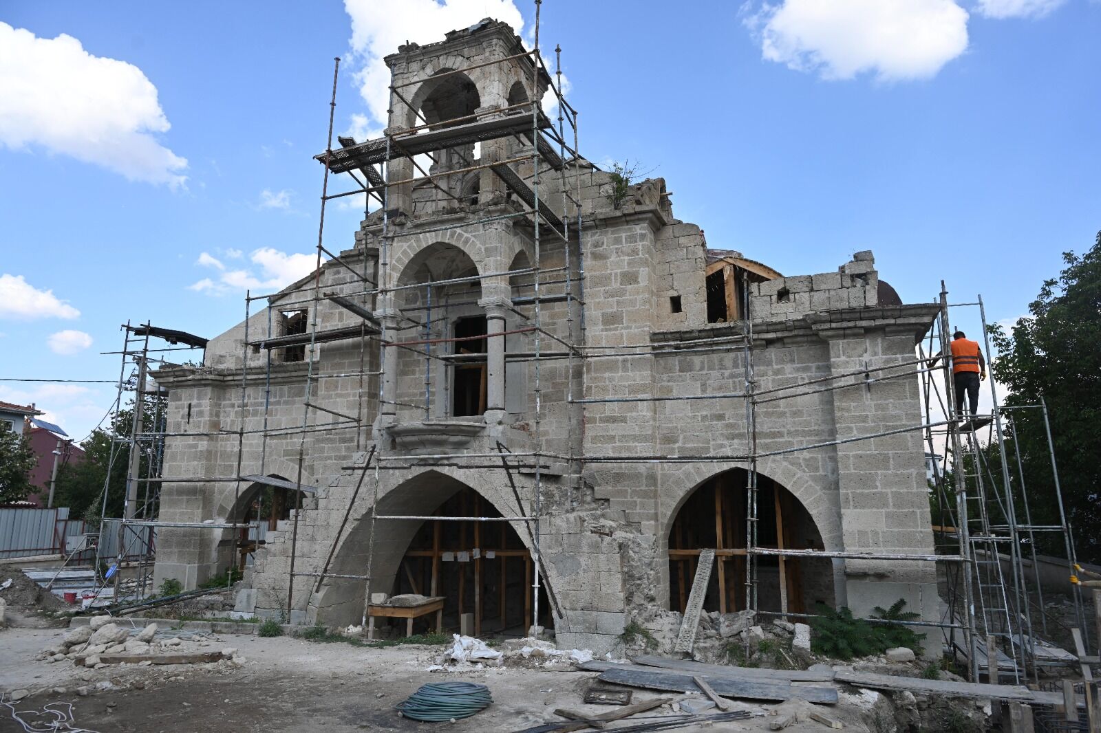 Tari̇hi̇ Aya Yorgi̇ Ki̇li̇sesi̇’nde Restorasyon Çalişmalari Devam Edi̇yor (6)