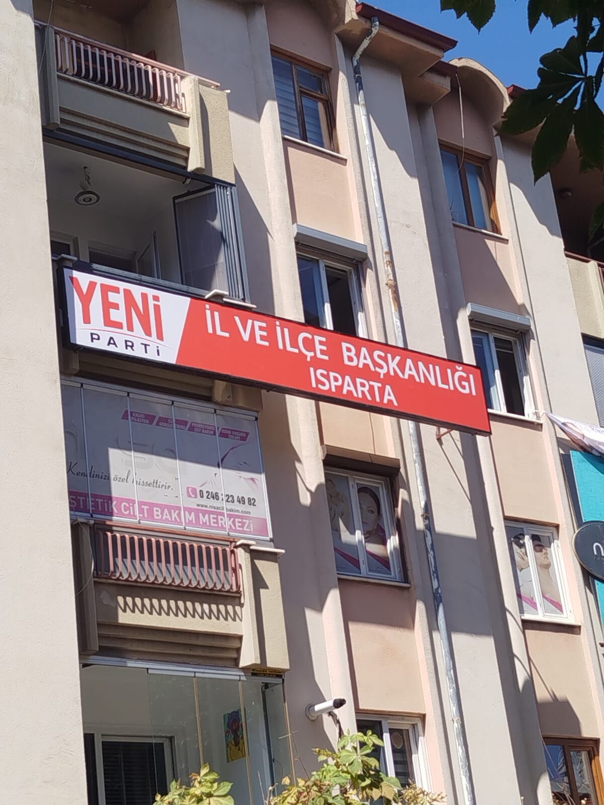 Yeni̇ Parti̇ Isparta İl Başkanliğinin Tabelasi Asildi (1)