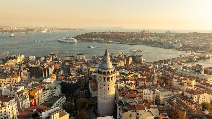 istanbulda hısedılen bır deprem daha oldu
