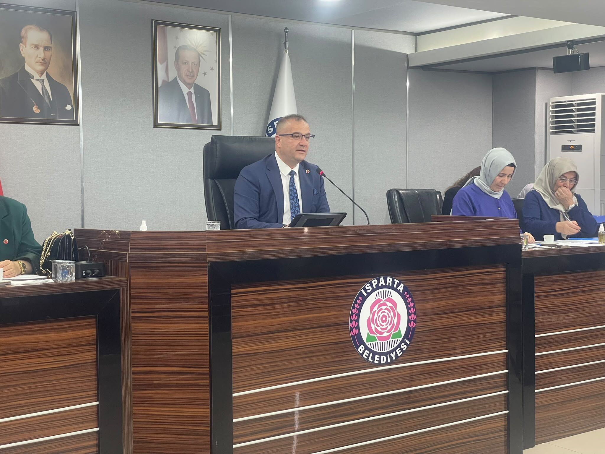 Isparta Belediye Meclisi Toplandı (1)