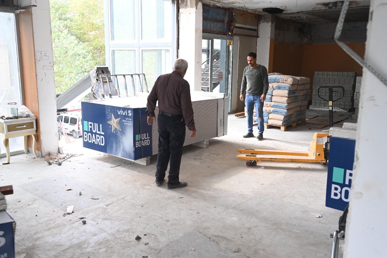 Kültür Si̇tesi̇ Esnafi Iyaşpark Otel’e Taşinacak (5)